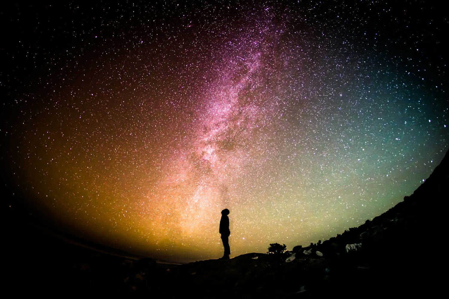 星空图片背景图，把宇宙装进屏幕，抬头就能看见光