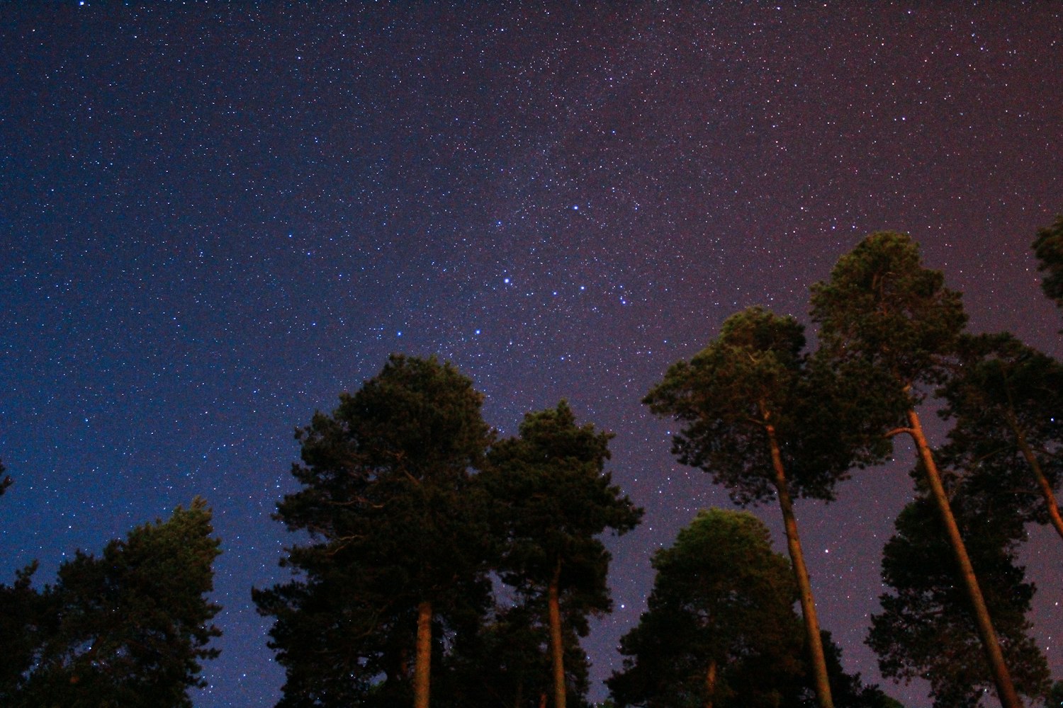 深夜抬头看星星，当星空图片高清到能数清每一粒光尘