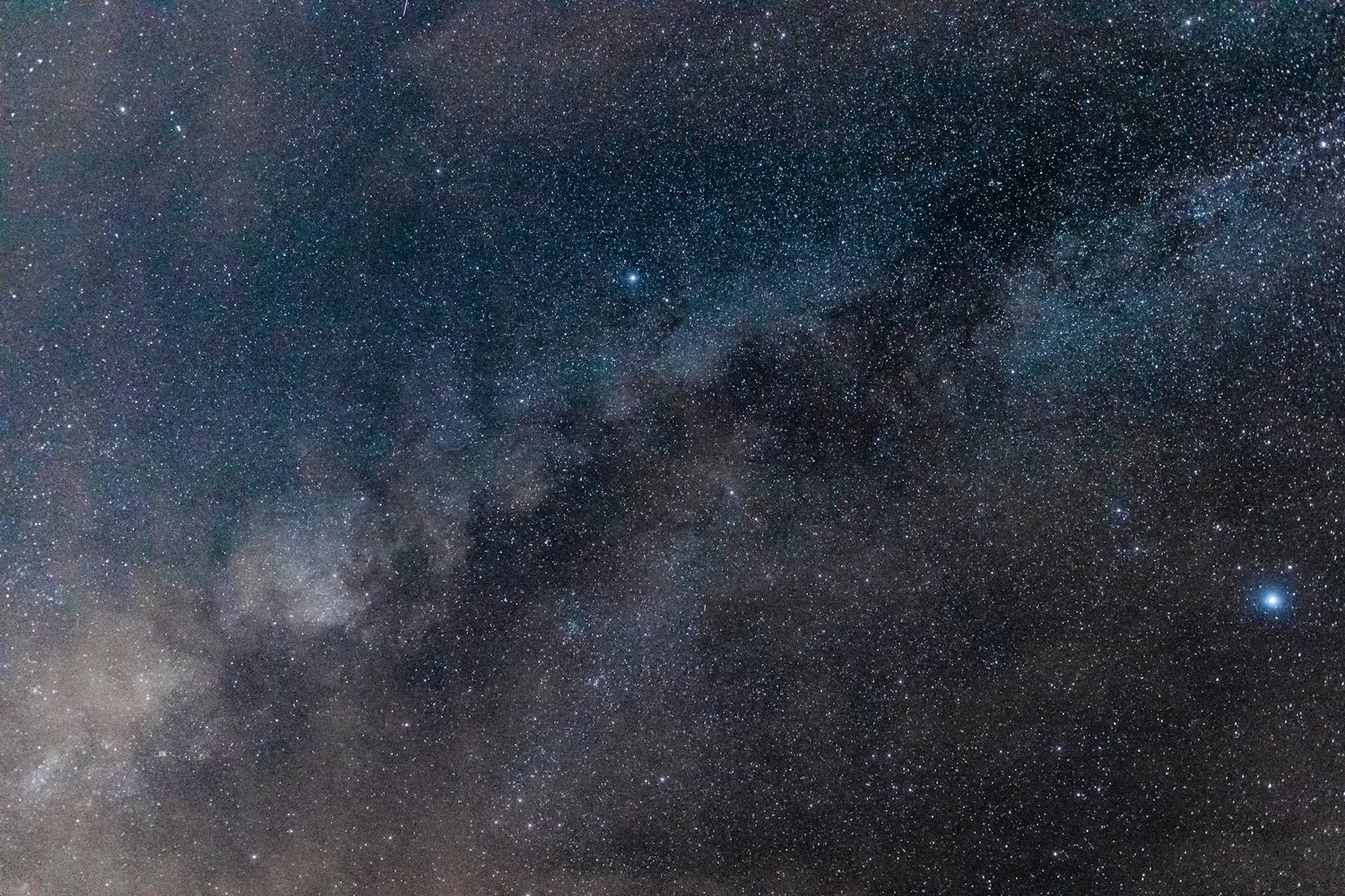 星空影院在线观看免费高清，窝在沙发里就能拥抱整片宇宙的夜晚